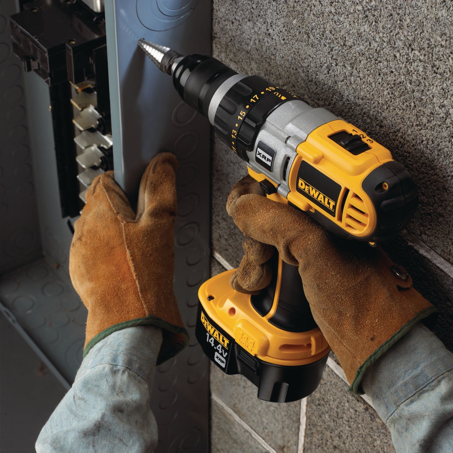 DV_ZoomOriginal_I_ZZ8132A15_AP4.jpg